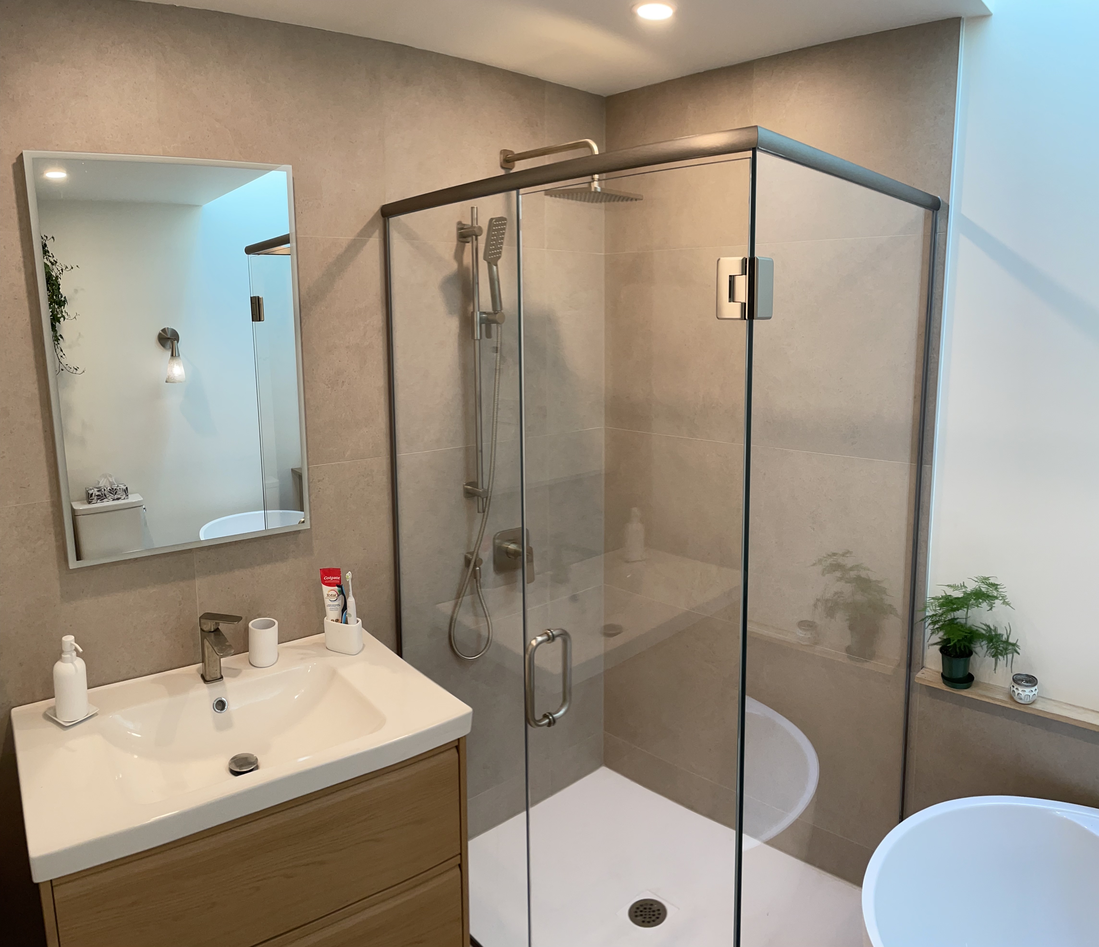 Salle de bain moderne rénovée